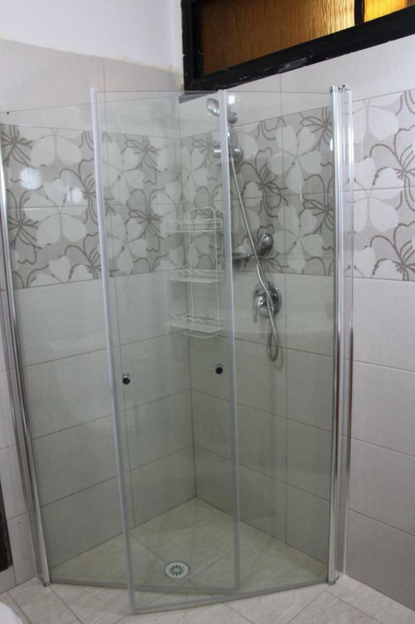 Adi Apartment Арад Екстериор снимка